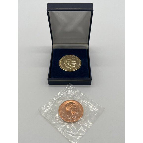 Ronald Reagan & Ulysses S. Grant Commemorative Coins In Display Box - Picture 1 of 7
